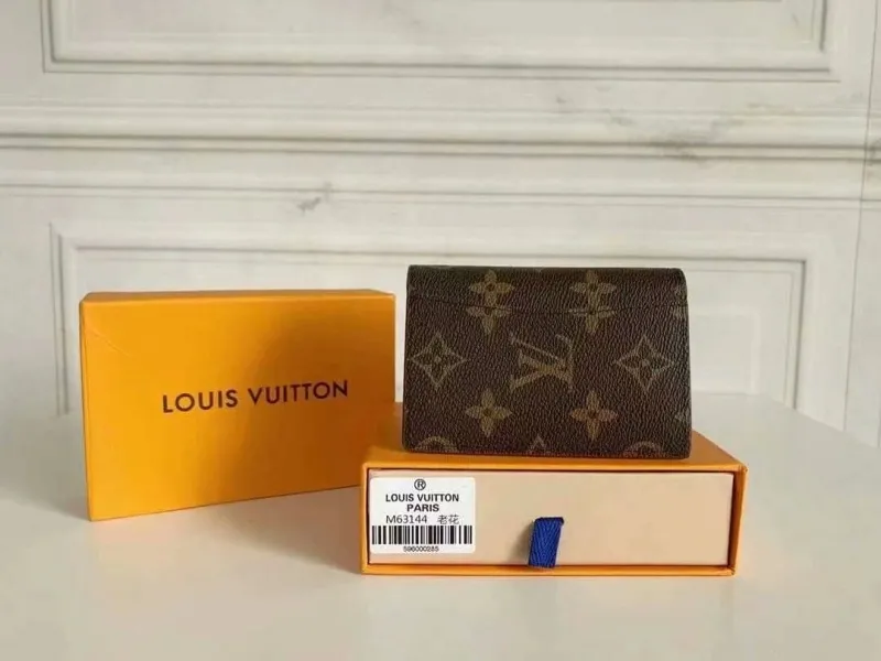 LV Wallets-1637