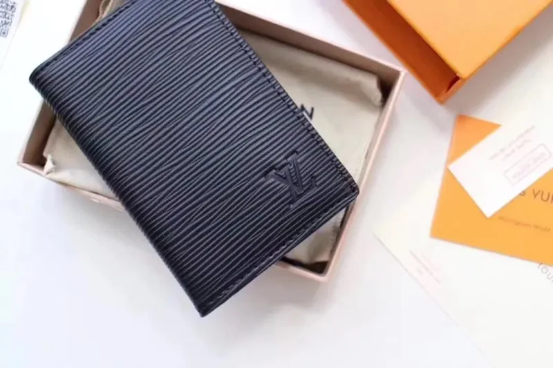 Alternative view of LV Wallets-1641