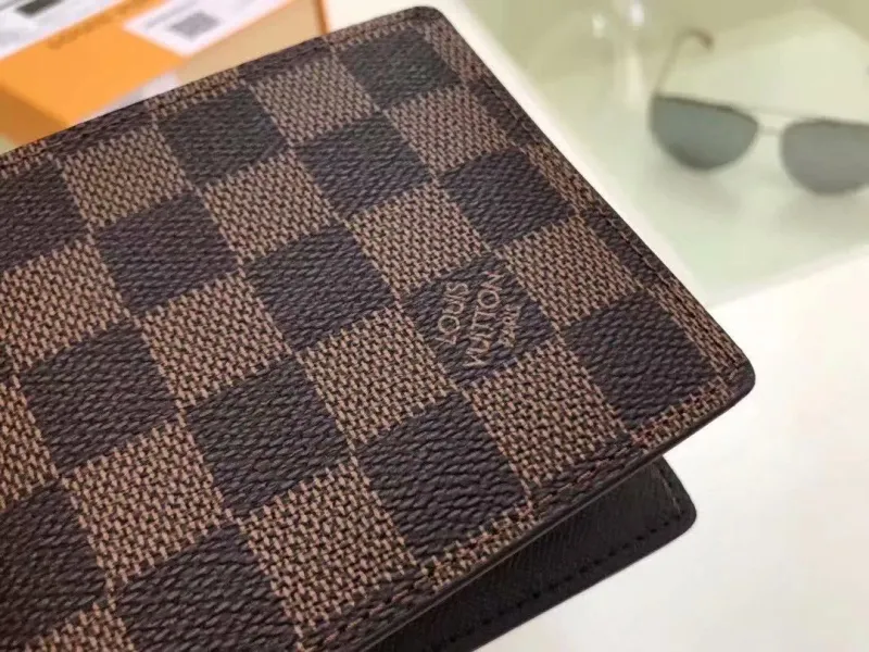 Alternative view of LV Wallets-1650