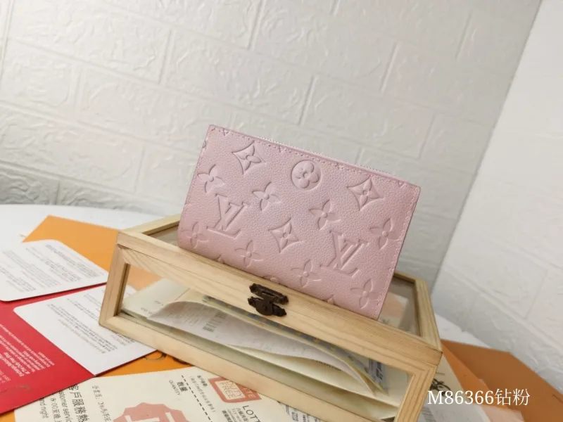 LV Wallets-1655