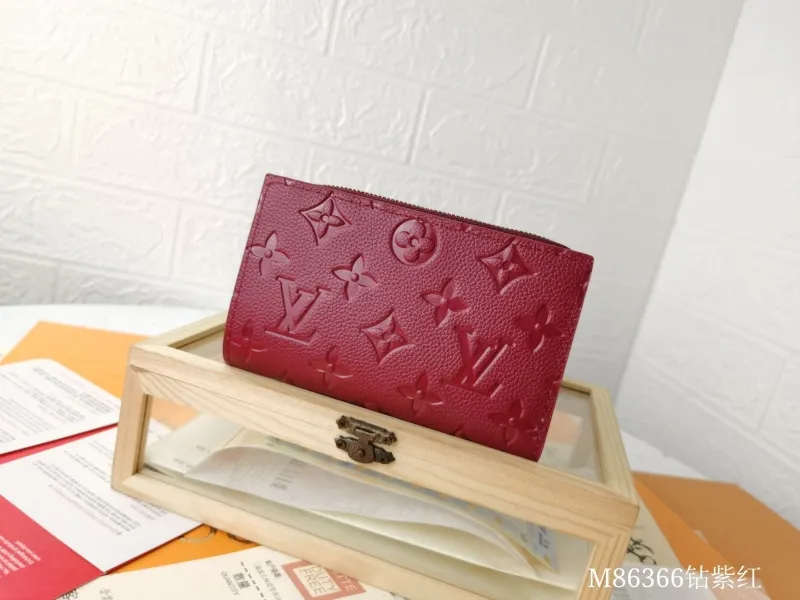 LV Wallets-1656