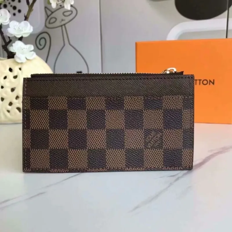 Alternative view of LV Wallets-1661