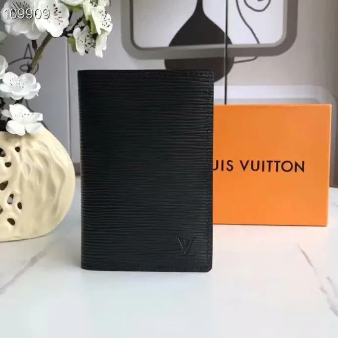 LV Wallets-1667