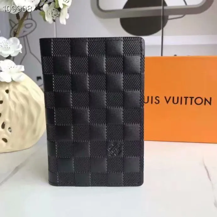 LV Wallets-1668