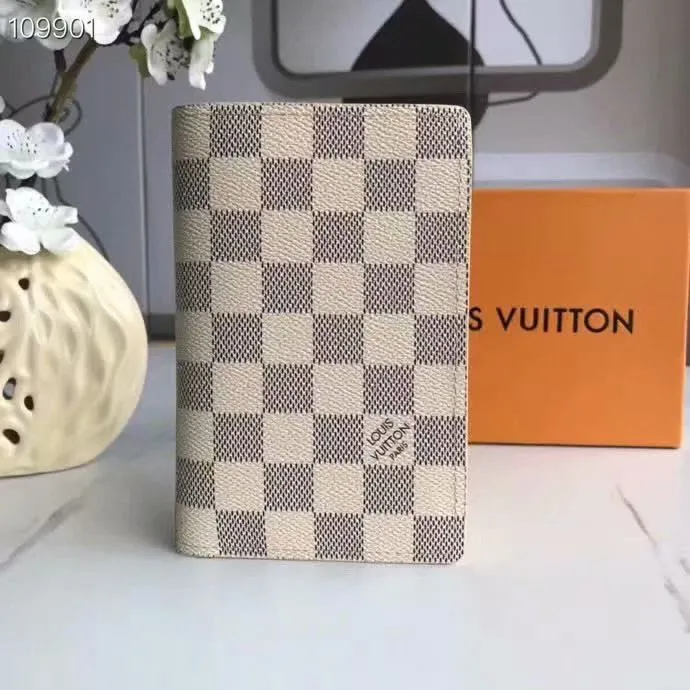LV Wallets-1671
