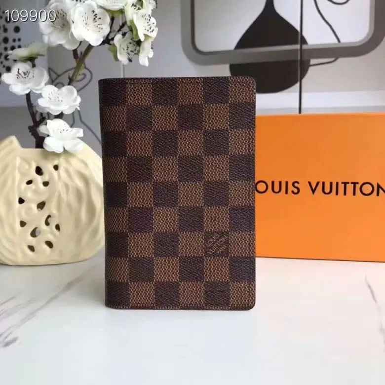 LV Wallets-1672