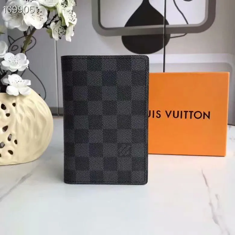 LV Wallets-1674