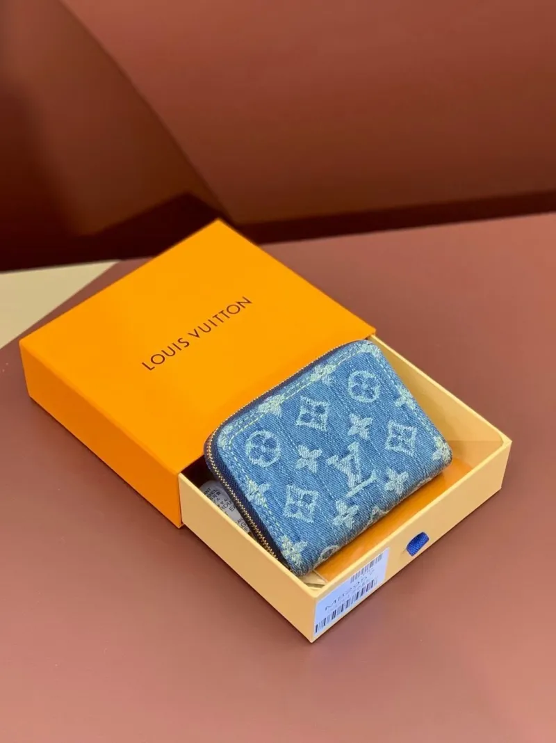 LV Wallets-1685