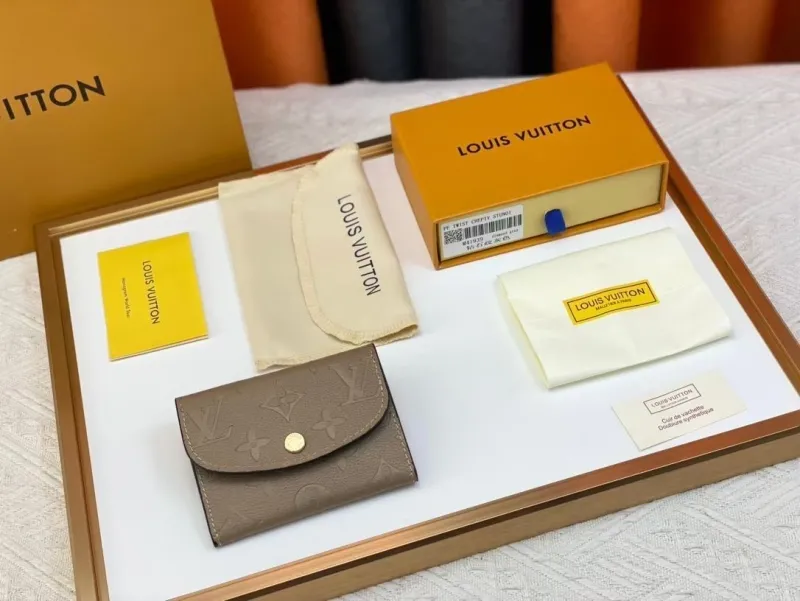 LV Wallets-1689