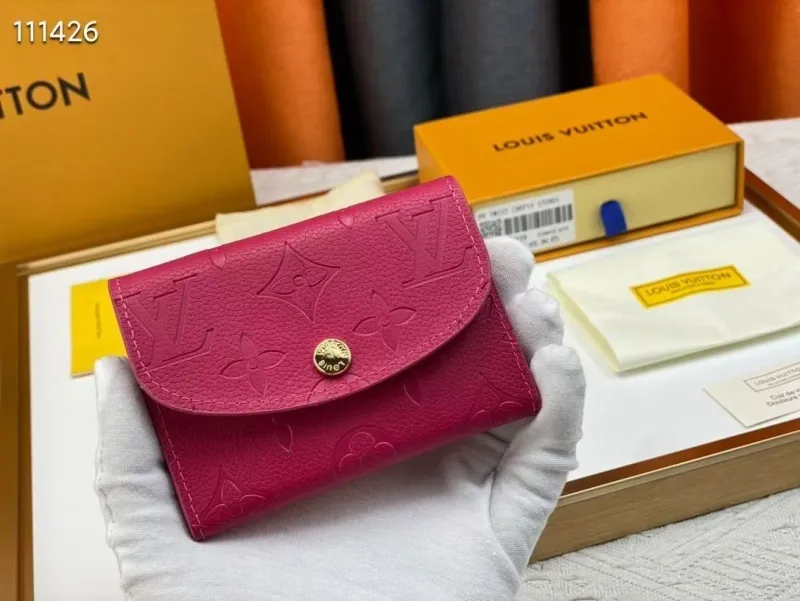 Alternative view of LV Wallets-1690