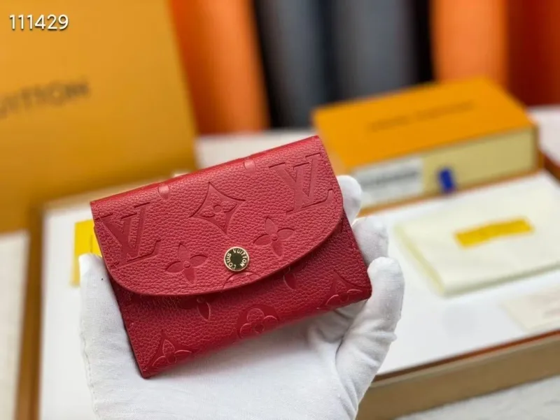 Alternative view of LV Wallets-1692