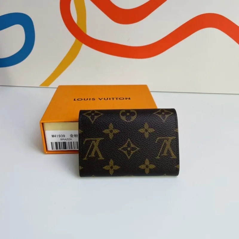 Alternative view of LV Wallets-1693