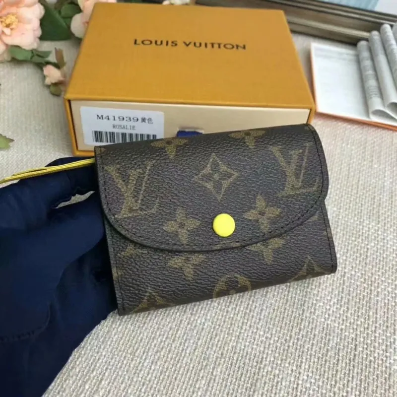 Alternative view of LV Wallets-1697