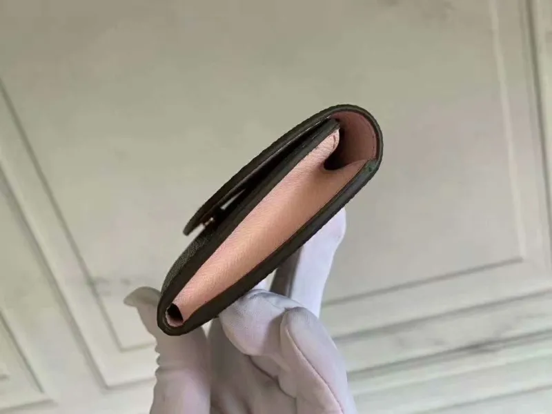 Alternative view of LV Wallets-1699