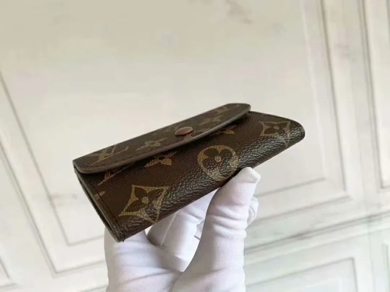 Alternative view of LV Wallets-1704