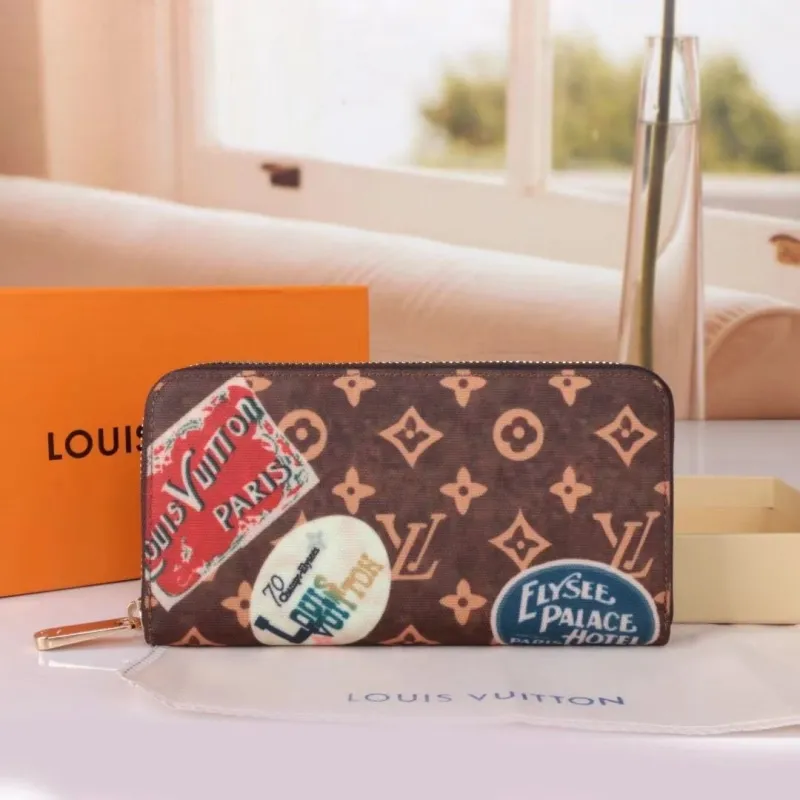 Alternative view of LV Wallets-1705