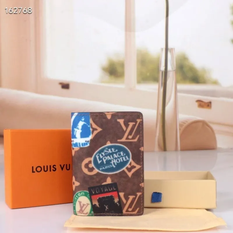 Alternative view of LV Wallets-1710