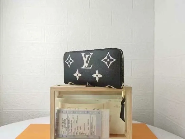 LV Wallets-1717