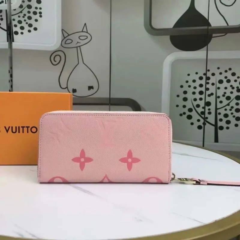 Alternative view of LV Wallets-1718