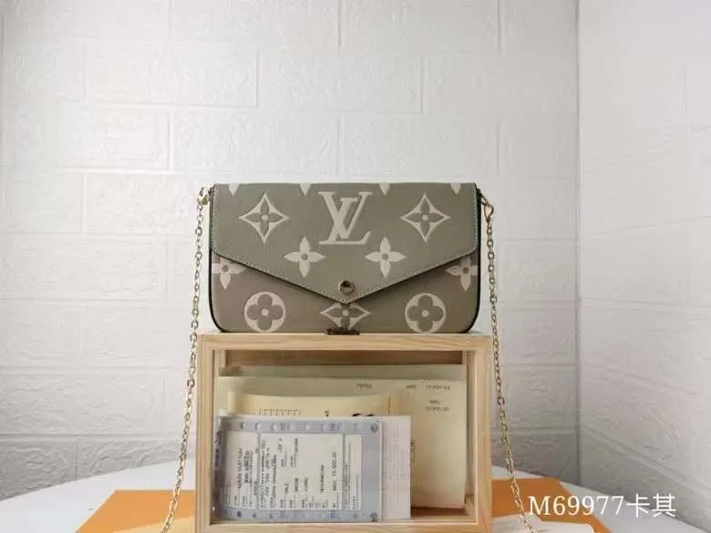 LV Wallets-1724