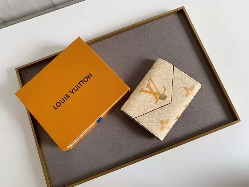 LV Wallets-1732