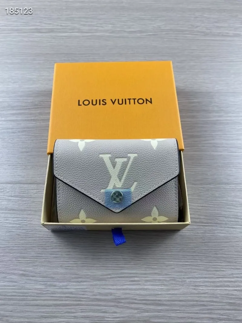 LV Wallets-1733