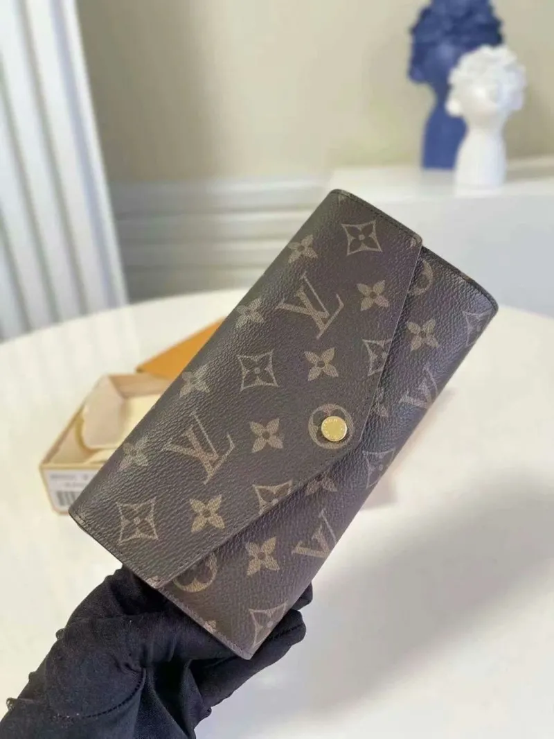 LV Wallets-1736
