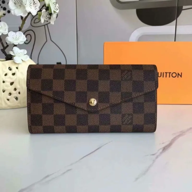LV Wallets-1738