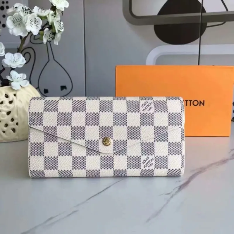 LV Wallets-1740