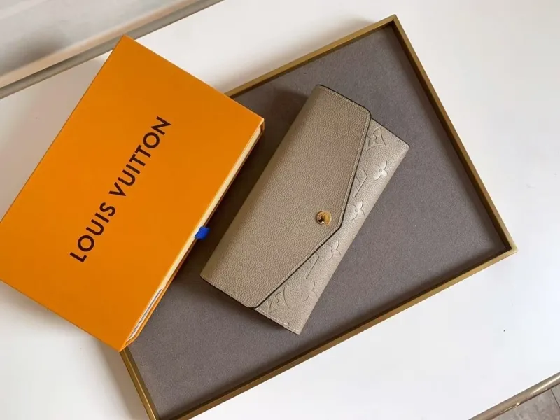 LV Wallets-1752