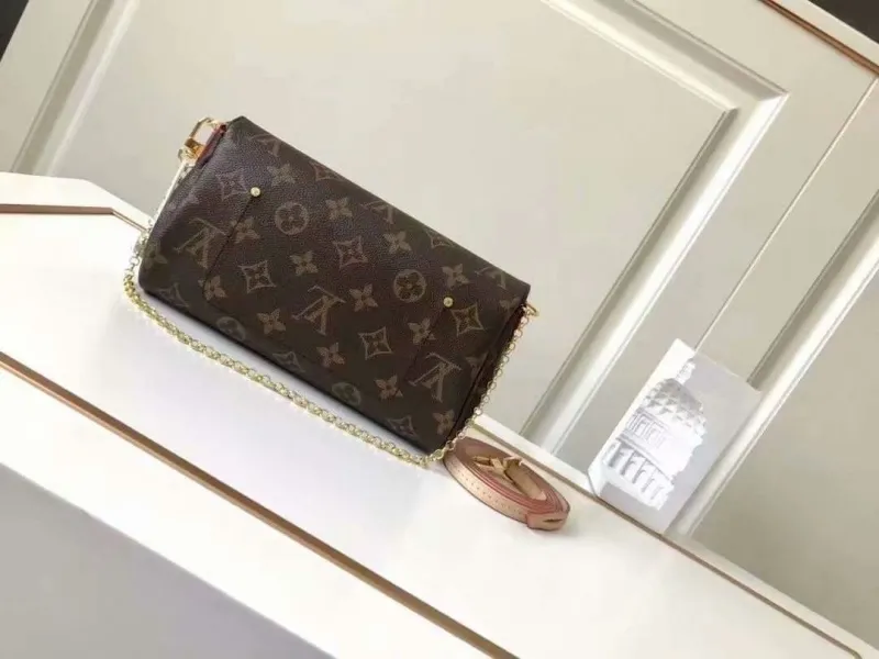 Alternative view of LV Wallets-1758