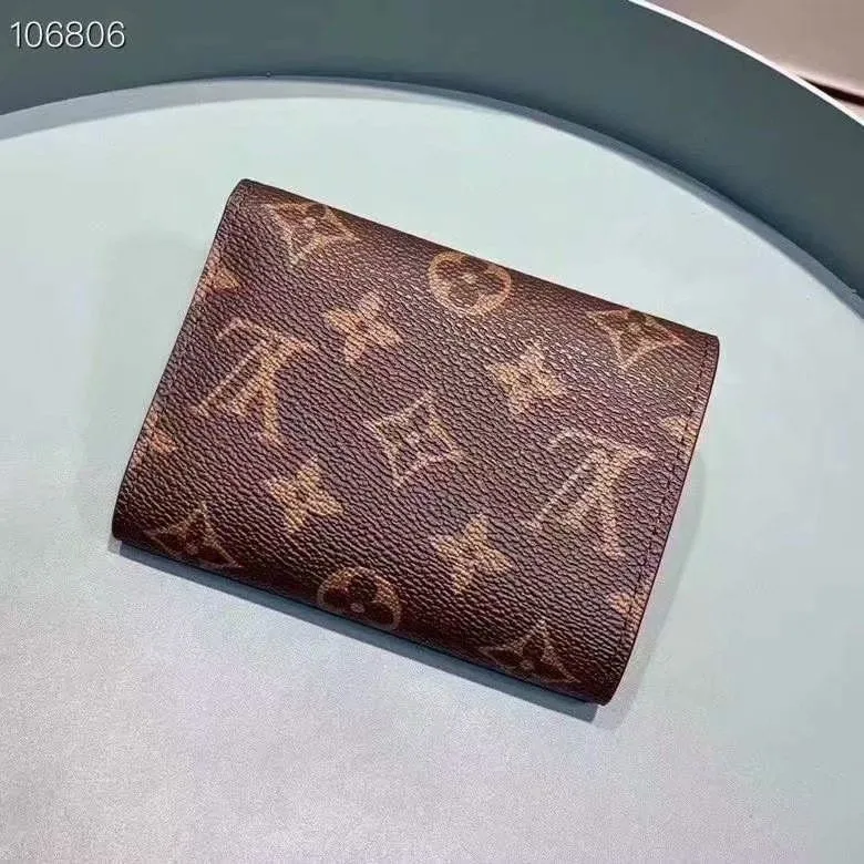 Alternative view of LV Wallets-1770
