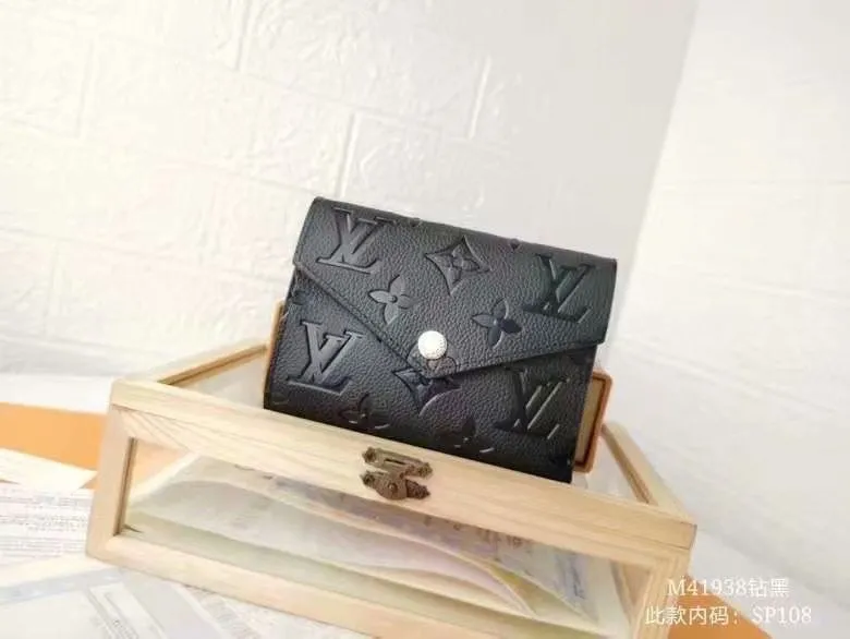 LV Wallets-1773