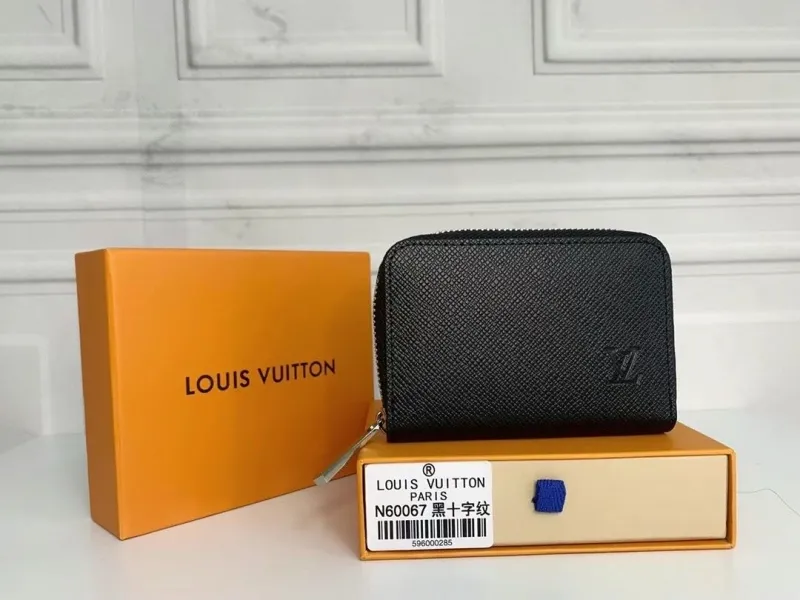 LV Wallets-1785