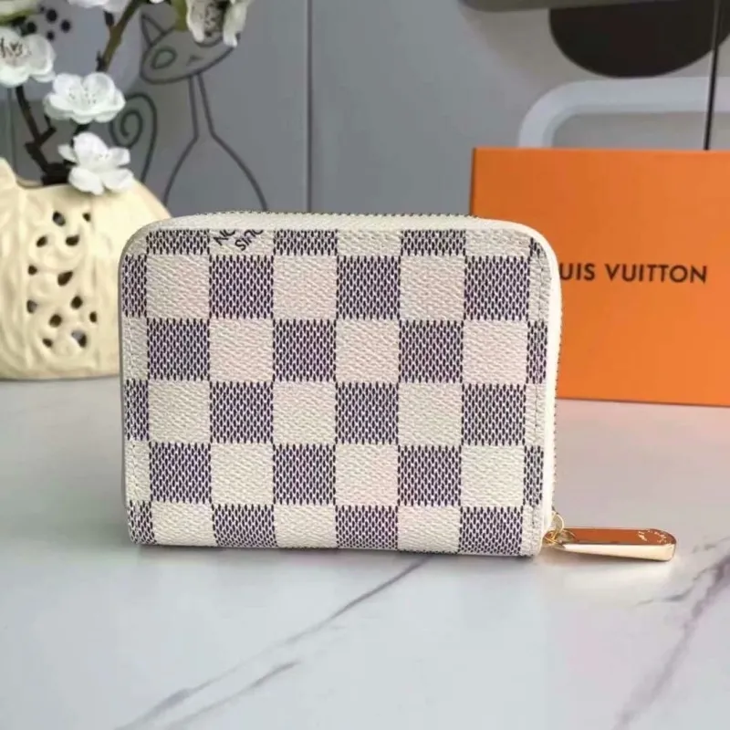 Alternative view of LV Wallets-1787