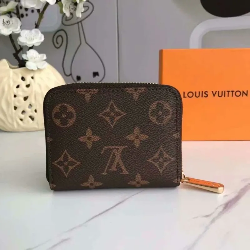 Alternative view of LV Wallets-1788