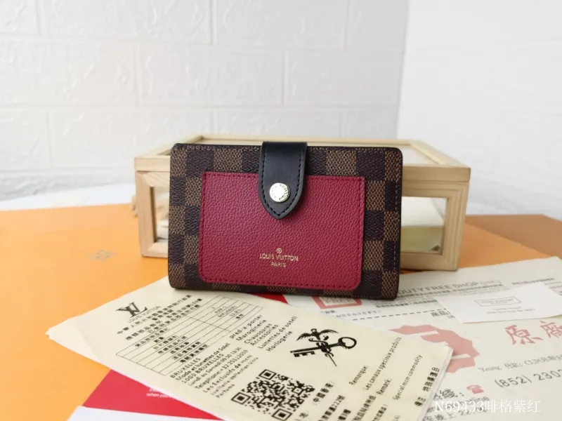 LV Wallets-1792