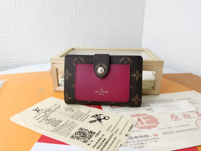 LV Wallets-1793