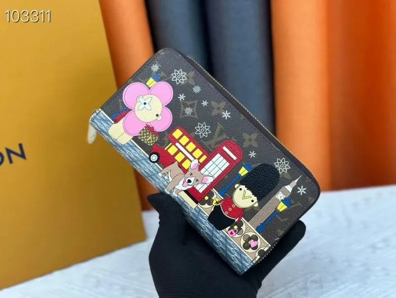 LV Wallets-1802