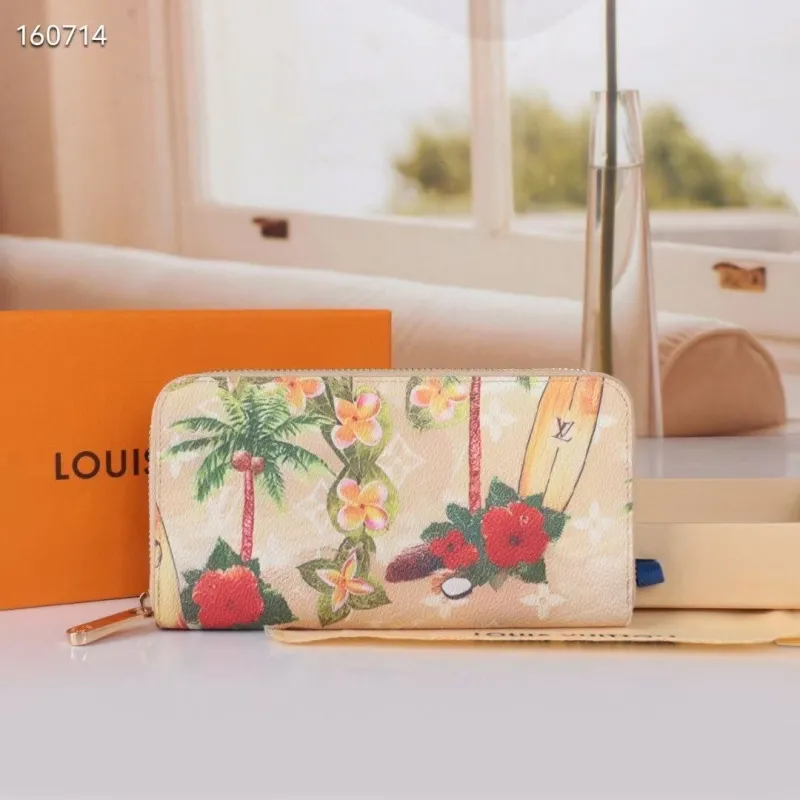 Alternative view of LV Wallets-1804