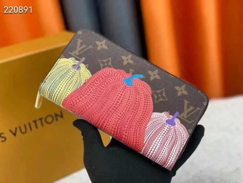 LV Wallets-1806