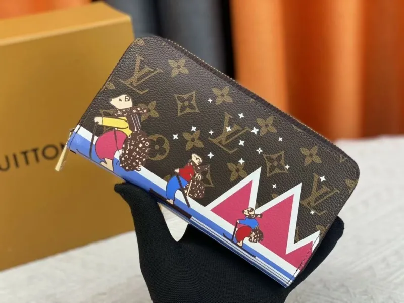 LV Wallets-1813