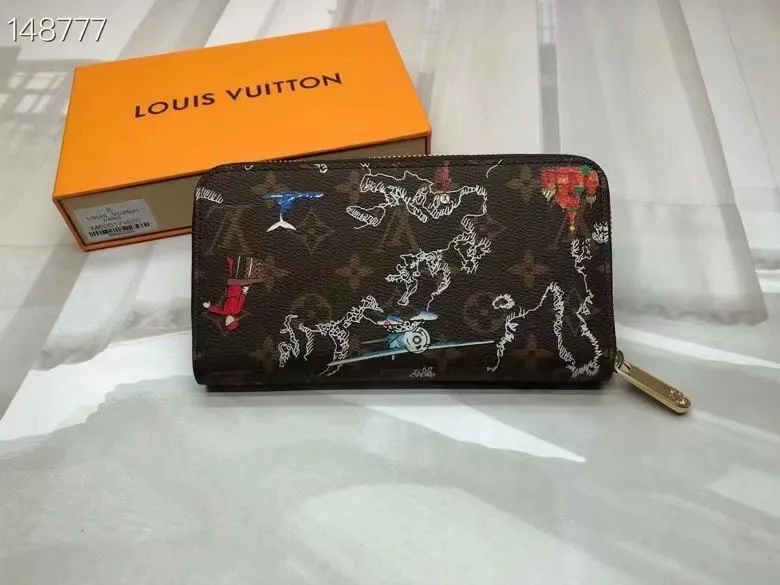 Alternative view of LV Wallets-1823