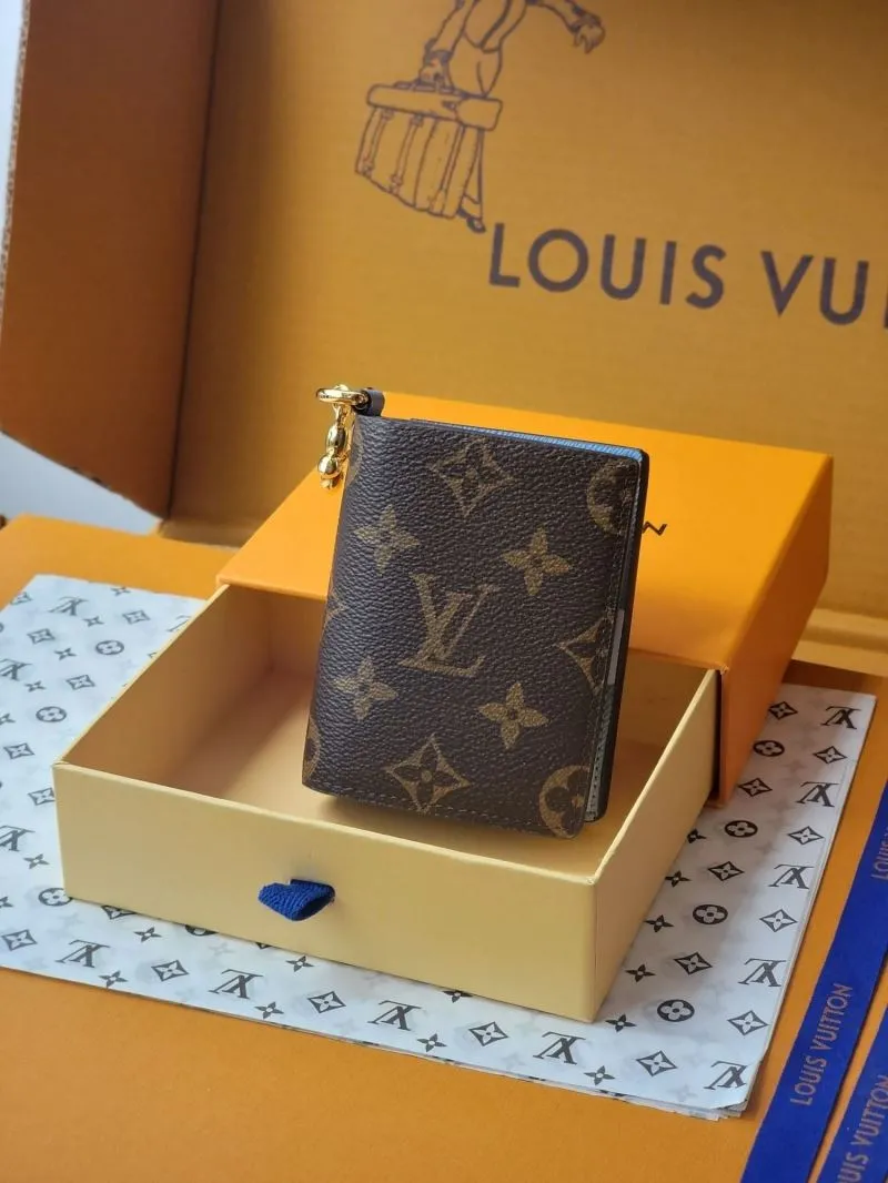 LV Wallets-1833