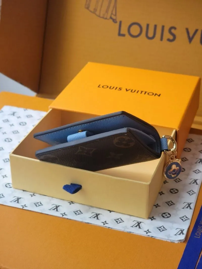 Alternative view of LV Wallets-1833