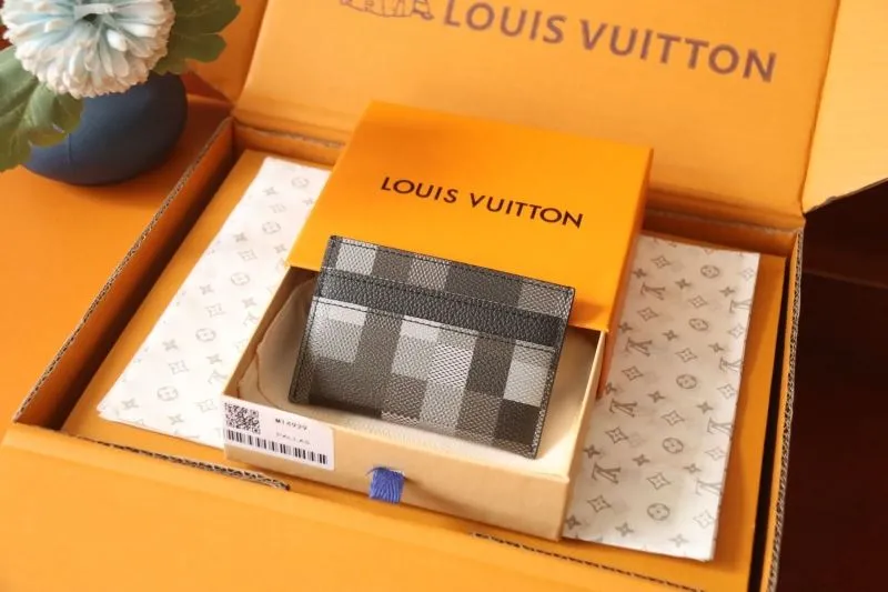 LV Wallets-1834