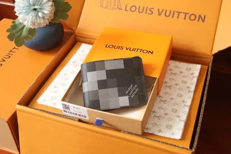 LV Wallets-1835
