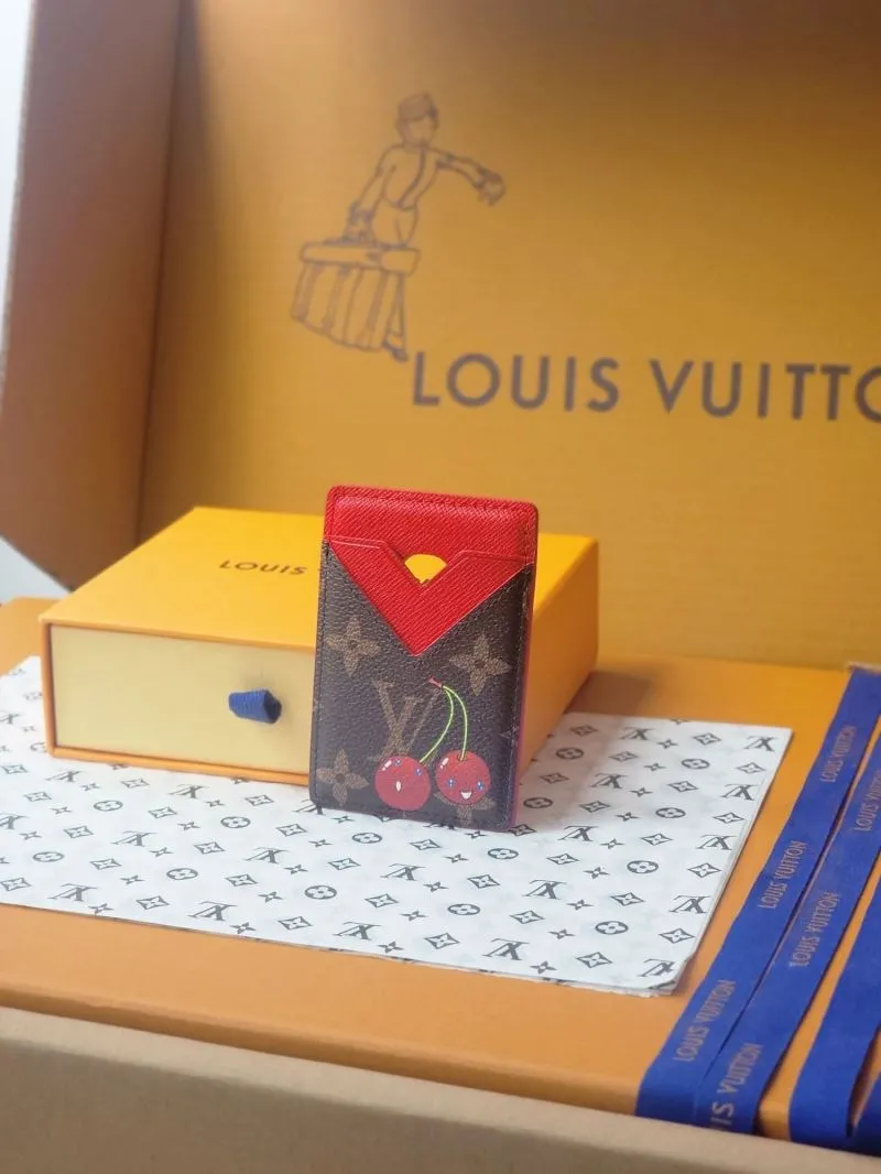 Alternative view of LV Wallets-1836