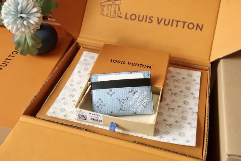 LV Wallets-1839