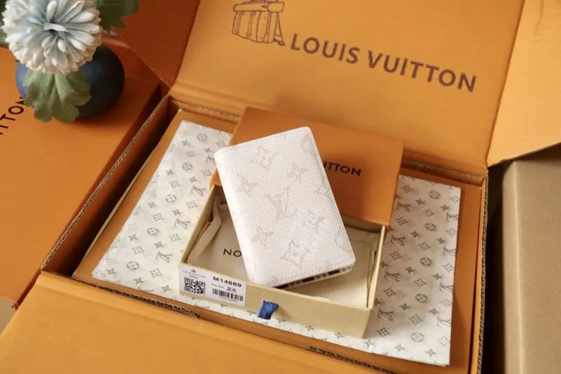 LV Wallets-1842